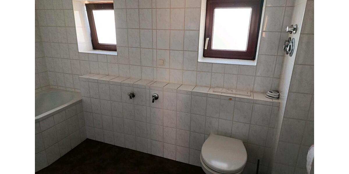 Etagenwohnung Mittweida - 3 Zimmer, 63 m&sup2;, 380&euro; | Angebot:25367864