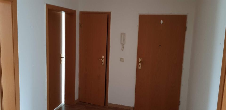 Etagenwohnung Wanzleben-Börde Börde - 3 Zimmer, 81 m&sup2;, 450&euro; | Angebot:25320662