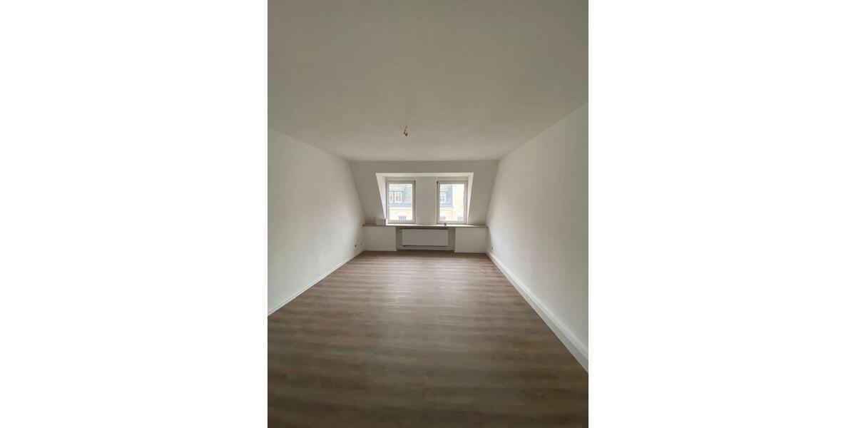 Dachgeschoßwohnung Zwickau Zwickau-Nord - 4 Zimmer, 100 m&sup2;, 730&euro; | Angebot:25974104