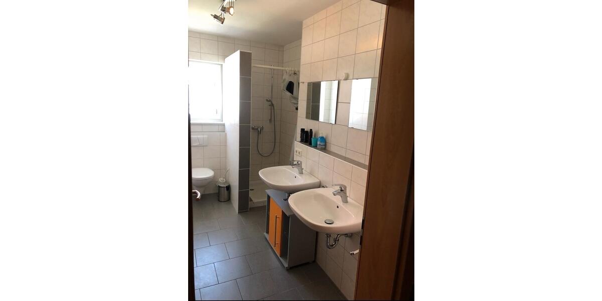 Wohnen auf Zeit Weidenbach - 5 Zimmer, 16 m&sup2;, 306&euro; | Angebot:25640842