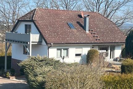 Geräumige Wohnung mit großem Balkon - Warmmiete - zimmer