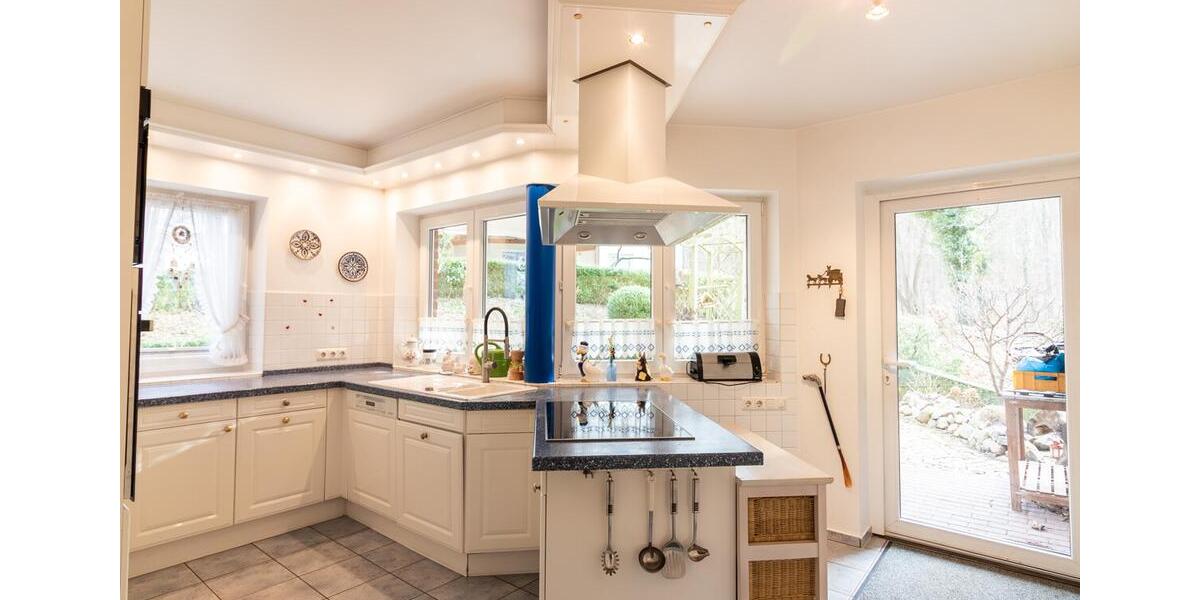 Erdgeschoßwohnung Malente - 3 Zimmer, 168 m&sup2;, 1.800&euro; | Angebot:25809398