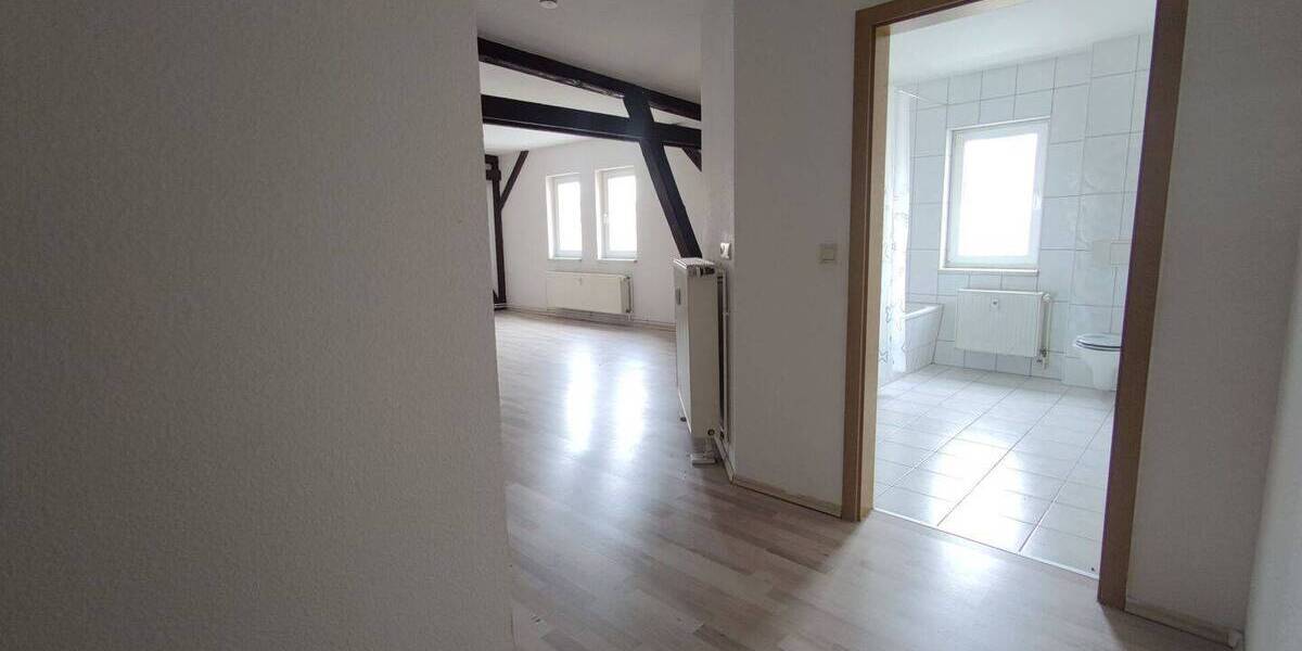 Etagenwohnung Bitterfeld Bitterfeld - 3 Zimmer, 95 m&sup2;, 575&euro; | Angebot:26630290