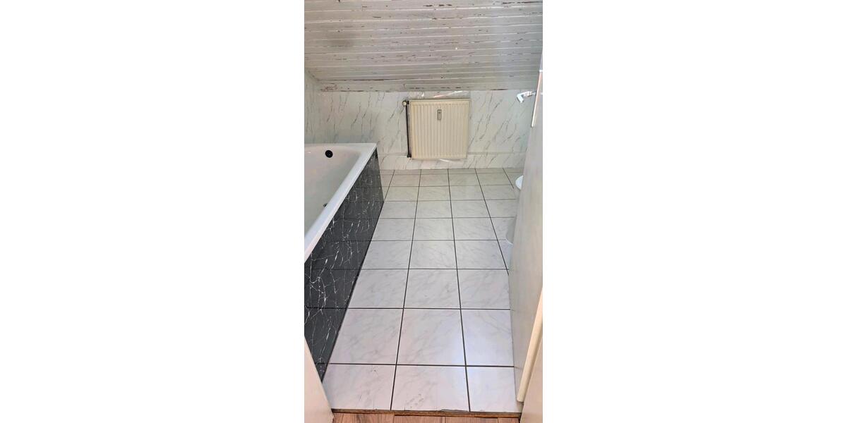 Dachgeschoßwohnung Lüdenscheid - 4 Zimmer, 85 m&sup2;, 795&euro; | Angebot:26449067