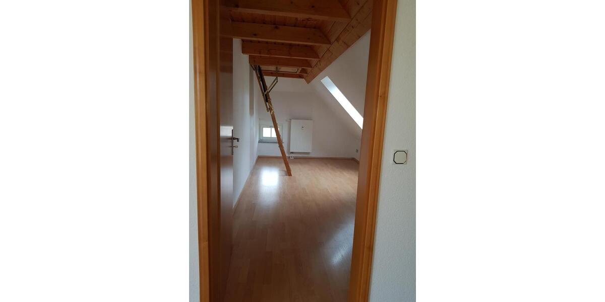 Dachgeschoßwohnung Hohenstein-Ernstthal Ernstthal - 3 Zimmer, 85 m&sup2;, 595&euro; | Angebot:25255010