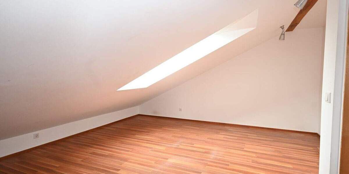 Etagenwohnung Neumarkt-Helena Helena - 3 Zimmer, 118 m&sup2;, 740&euro; | Angebot:25726918