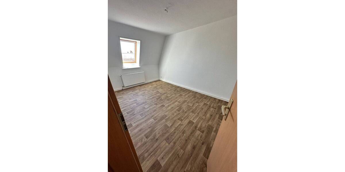 Etagenwohnung Prenzlau - 4 Zimmer, 93 m&sup2;, 570&euro; | Angebot:26202302
