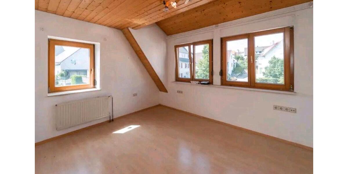 Dachgeschoßwohnung Eutingen im Gäu - 3 Zimmer, 60 m&sup2;, 700&euro; | Angebot:25995002