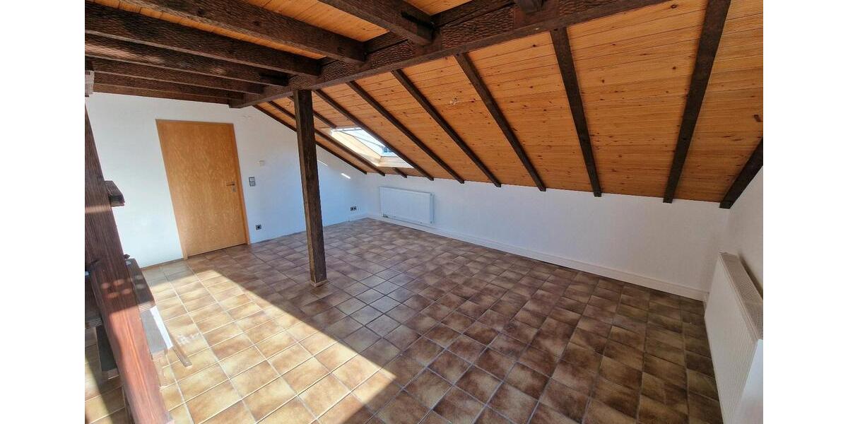 Dachgeschoßwohnung Oedheim - 3.5 Zimmer, 87 m&sup2;, 1.100&euro; | Angebot:24878624
