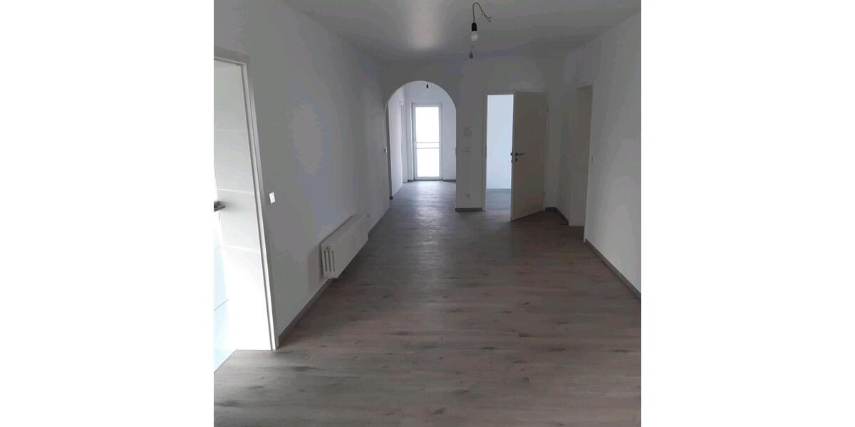 Etagenwohnung Lampertheim - 4 Zimmer, 160 m&sup2;, 1.600&euro; | Angebot:26425611