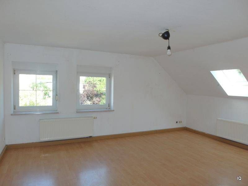 Gemütliche 3-Zimmer DachWohnung mit Laminat und Bad mit Dusche * handwerlich begabte Mieter gesucht