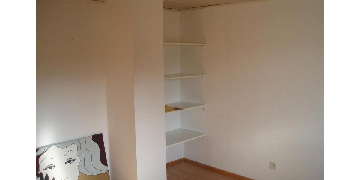 Dachgeschoßwohnung Wuppertal Gemarkung Vohwinkel - 1 Zimmer, 28 m&sup2;, 290&euro; | Angebot:26578601