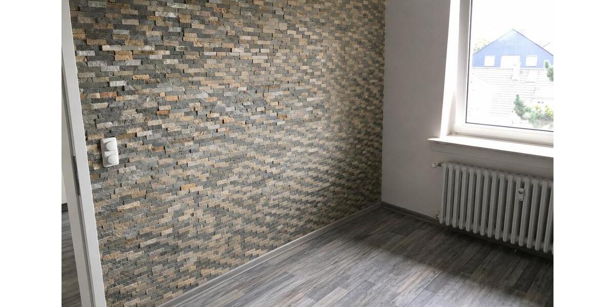 Dachgeschoßwohnung Duisburg Hochheide - 3 Zimmer, 80 m&sup2;, 716&euro; | Angebot:26579701