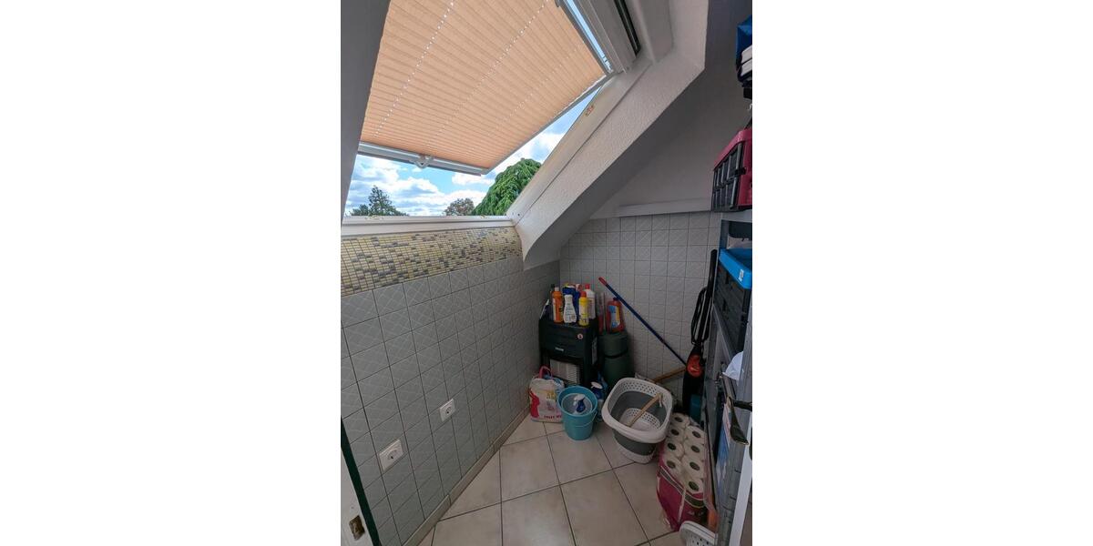 Dachgeschoßwohnung Köln Porz - 4 Zimmer, 94 m&sup2;, 1.310&euro; | Angebot:25949050