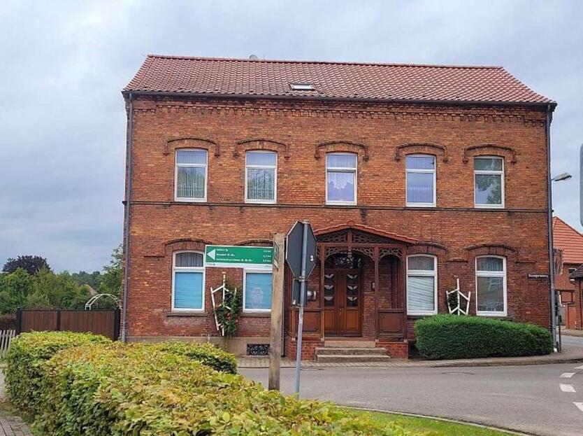 220qm - 8 Zimmer - 2 Bäder Wohnung zu vermieten