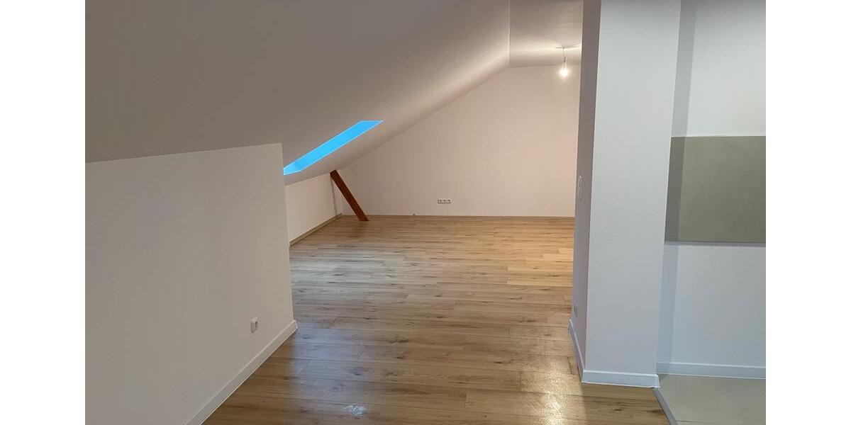 Dachgeschoßwohnung Wetzlar Altenberger Straße - 2 Zimmer, 70 m&sup2;, 730&euro; | Angebot:26461825