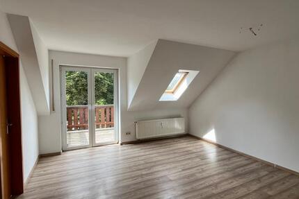 2-Raum Wohnung mit Balkon und Carport zu vermieten 2 zimmer