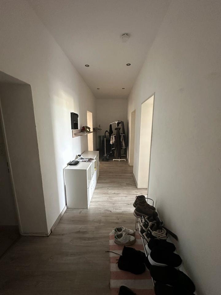 24 Quadratmeter Zimmer in 4 er WG (3 Männer)