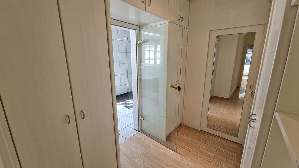 Erdgeschoßwohnung Duisburg Rheinhausen - 4 Zimmer, 149 m&sup2;, 1.600&euro; | Angebot:26531409