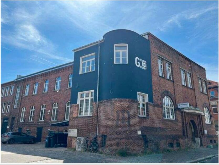 ***Büroeinheit mit 7 Räumen im Industriebau***