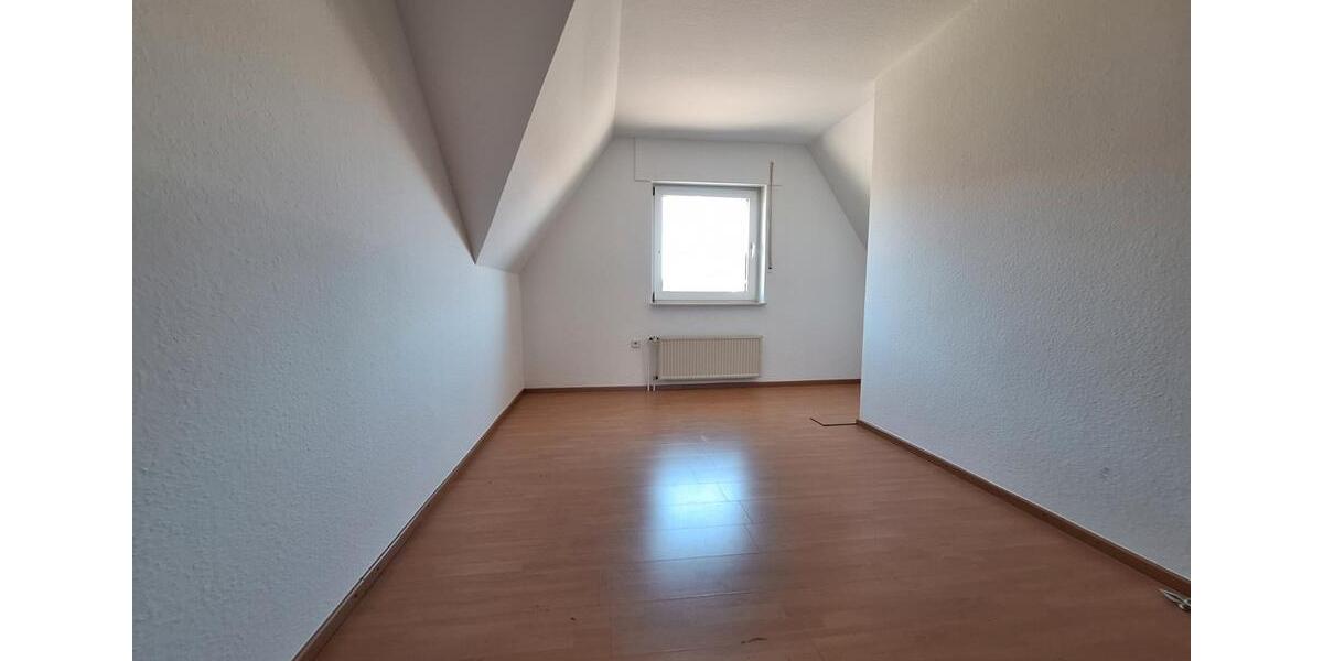 Dachgeschoßwohnung Bösel - 4 Zimmer, 89 m&sup2;, 650&euro; | Angebot:26292005
