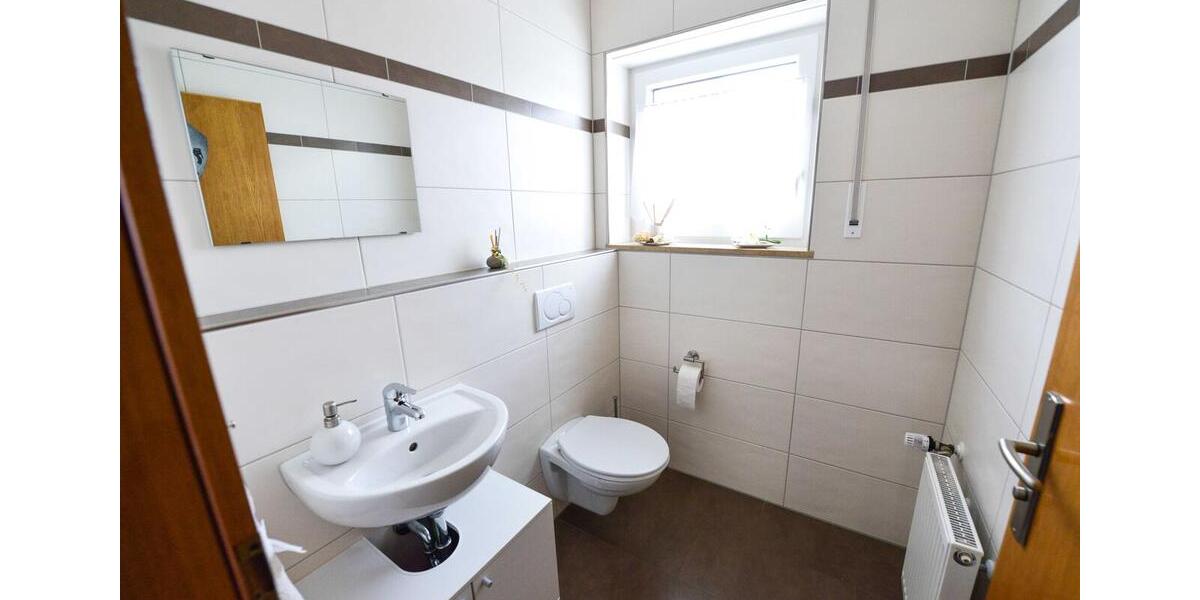Erdgeschoßwohnung Wettstetten - 5 Zimmer, 165 m&sup2;, 1.450&euro; | Angebot:26051326