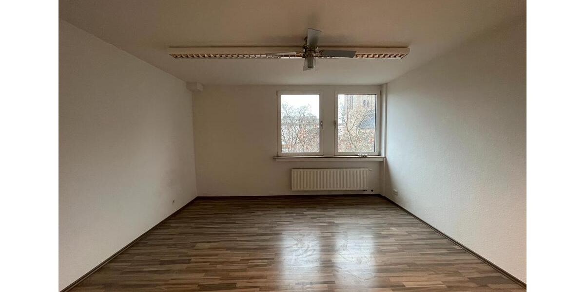 Wohnen direkt neben dem Europa Brunnen und der ST. Marienkirche 2.5 zimmer