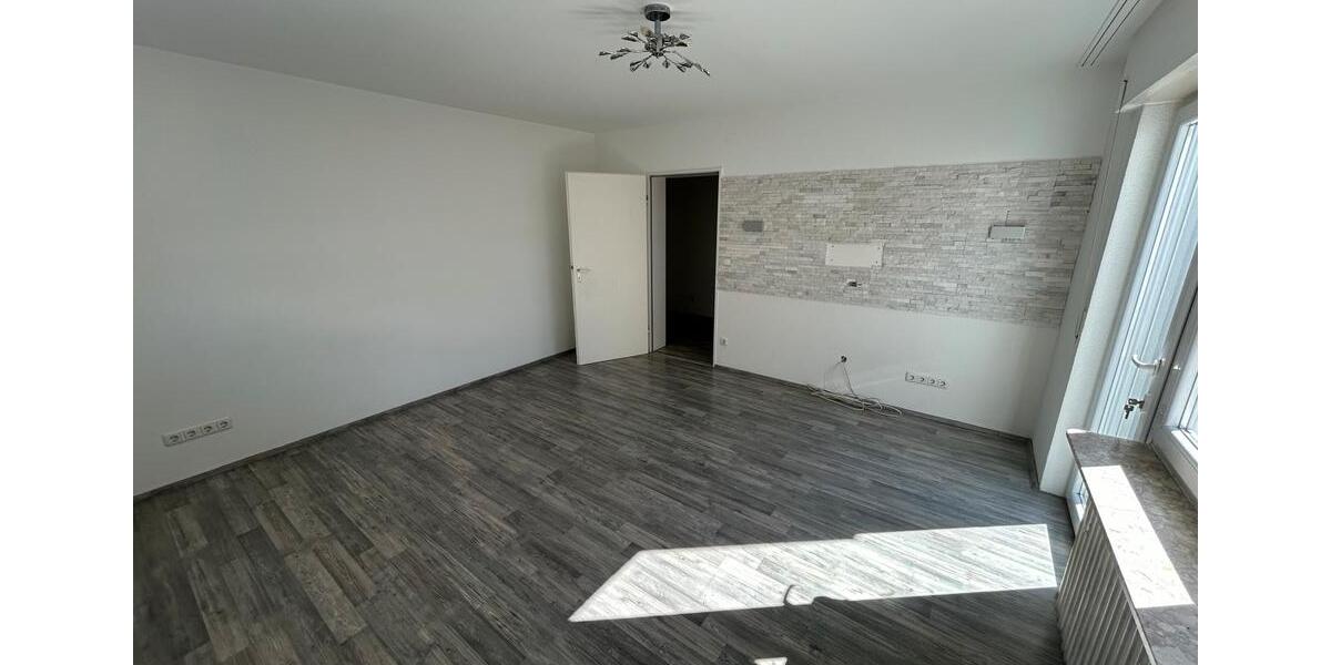 Erdgeschoßwohnung Weinstadt - 3 Zimmer, 83 m&sup2;, 1.200&euro; | Angebot:26593068