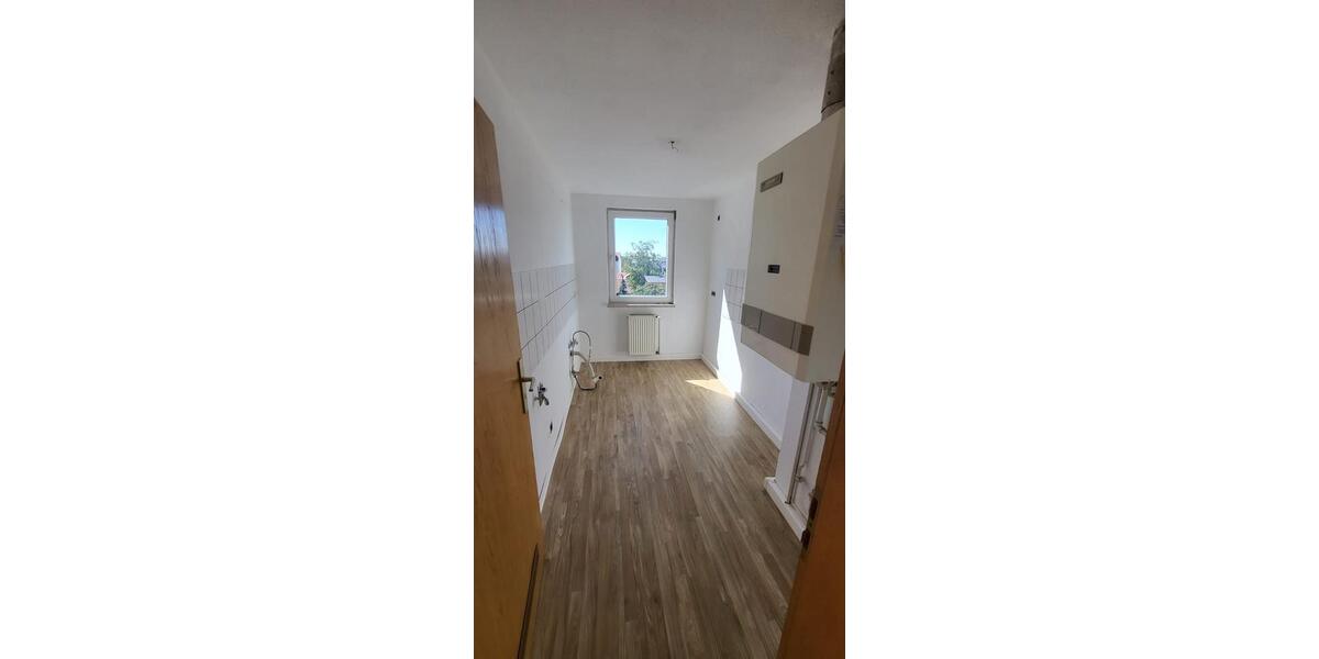 Dachgeschoßwohnung Nordhausen - 3 Zimmer, 65 m&sup2;, 338&euro; | Angebot:21126927