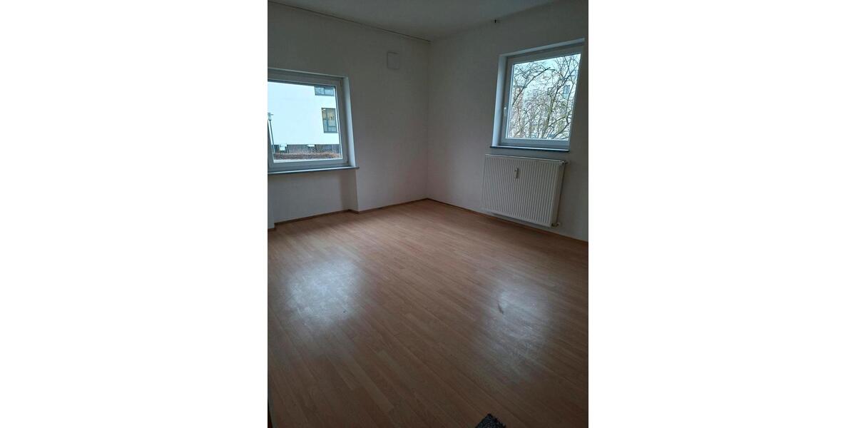 Erdgeschoßwohnung Regensburg Galgenberg - 4 Zimmer, 150 m&sup2;, 1.500&euro; | Angebot:24829066
