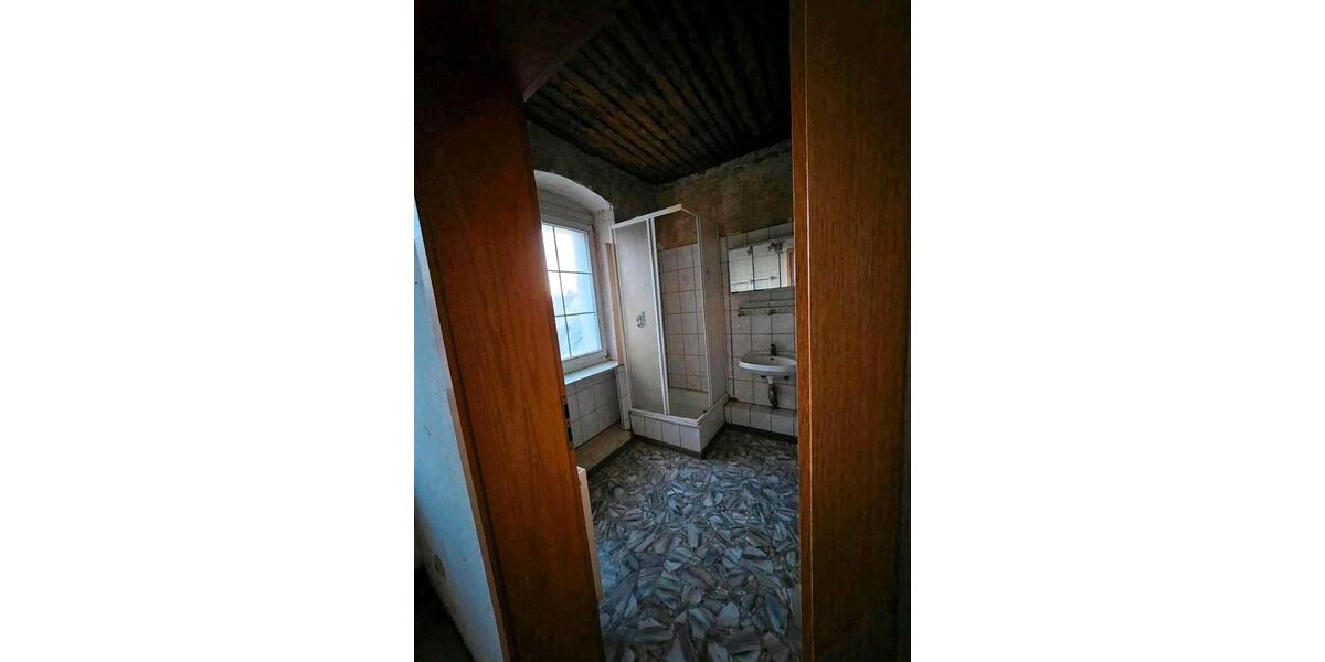 Mehrfamilienhaus, Wohnhaus Roßwein - 8 Zimmer, 140 m&sup2;, 599&euro; | Angebot:26550727