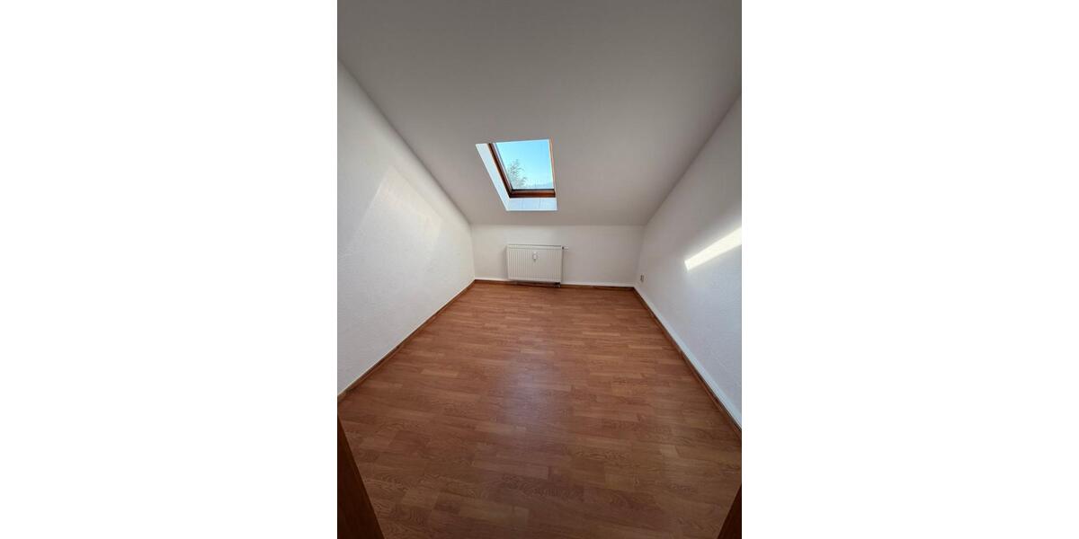 Dachgeschoßwohnung Arnstadt - 4 Zimmer, 65 m&sup2;, 520&euro; | Angebot:24613162