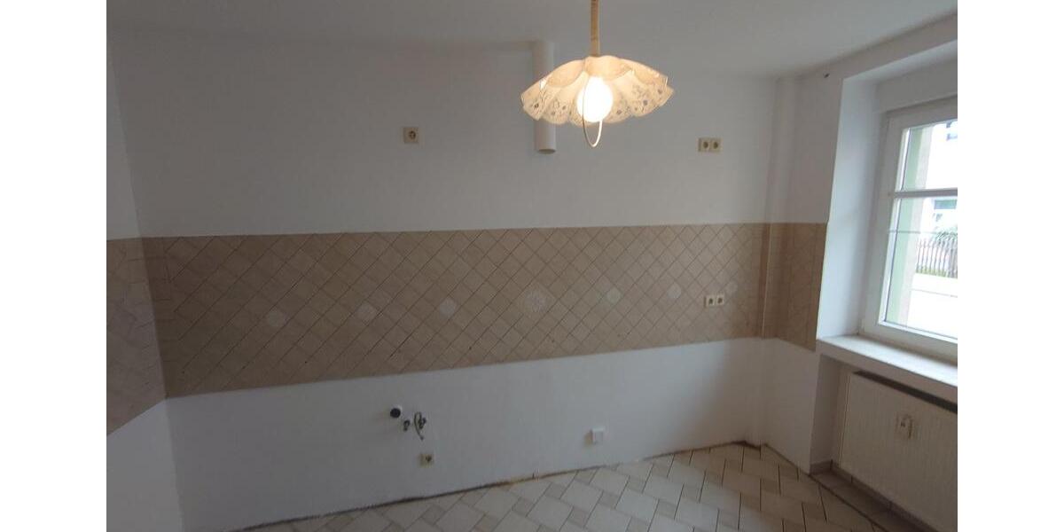 Erdgeschoßwohnung Hohenstein-Ernstthal Ernstthal - 2.5 Zimmer, 62 m&sup2;, 301&euro; | Angebot:24680888