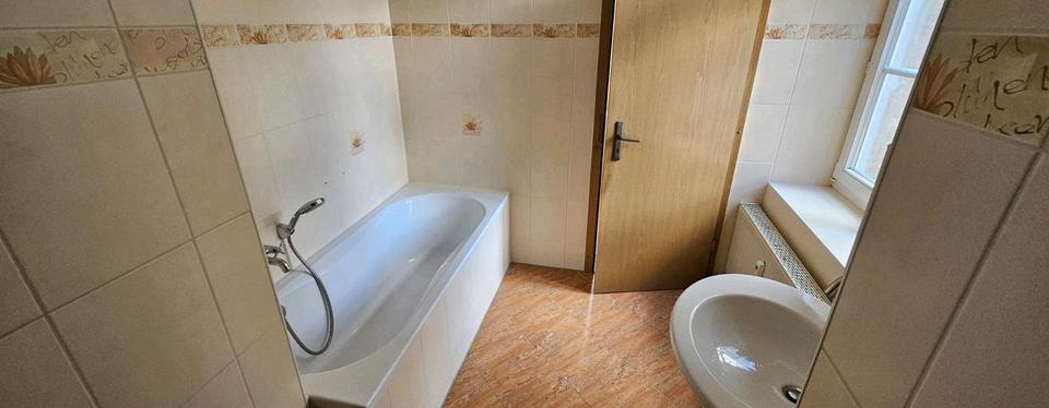 Hochparterre Waldheim - 5 Zimmer, 137 m&sup2;, 950&euro; | Angebot:25309793