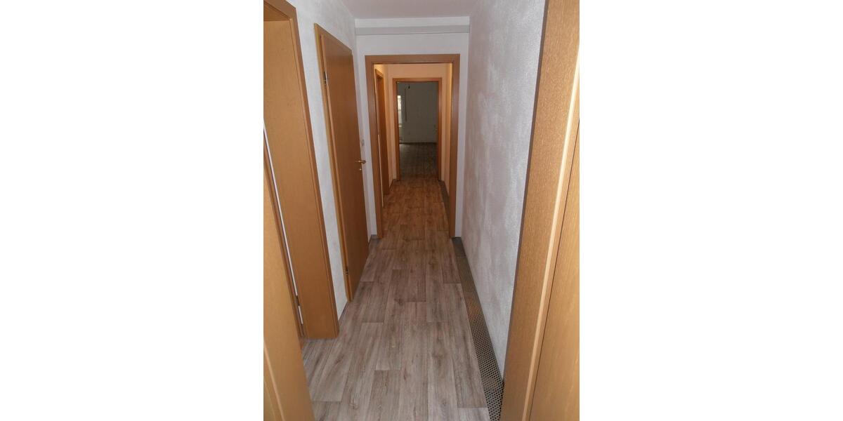 Etagenwohnung Tröstau - 3 Zimmer, 77 m&sup2;, 550&euro; | Angebot:24678395
