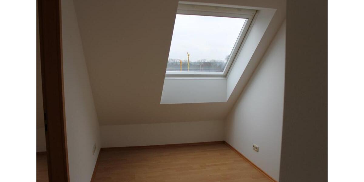 Dachgeschoßwohnung Schrobenhausen - 4 Zimmer, 101 m&sup2;, 925&euro; | Angebot:24877751