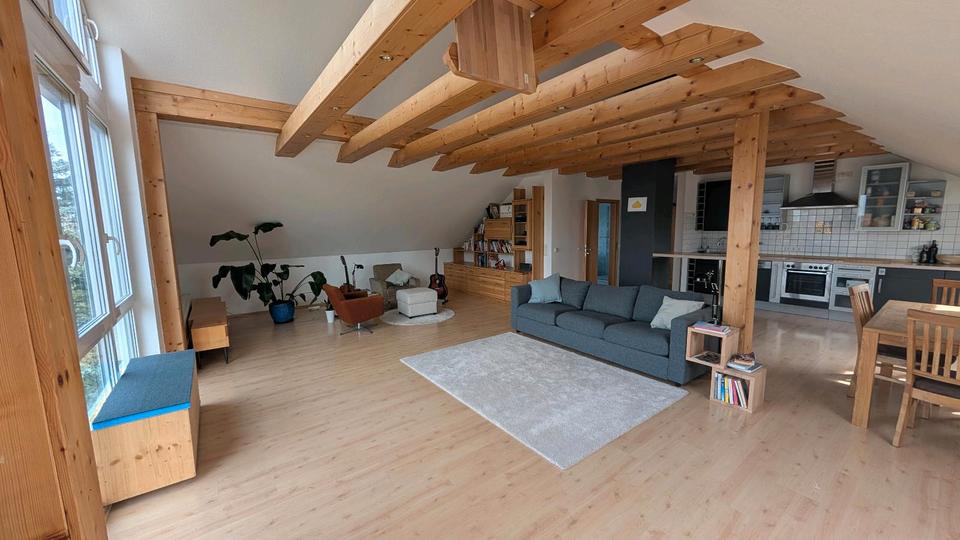 Dachgeschoßwohnung Bubenreuth - 2.5 Zimmer, 120 m&sup2;, 1.500&euro; | Angebot:26266167