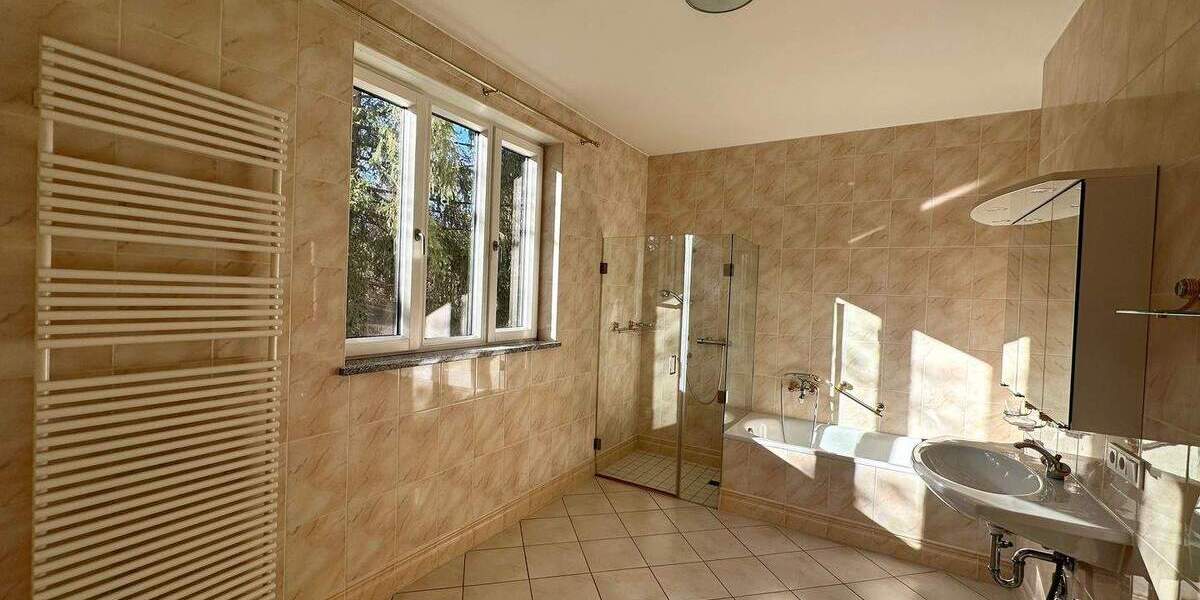 Etagenwohnung München Untergiesing-Harlaching - 4 Zimmer, 200 m&sup2;, 3.590&euro; | Angebot:25155177