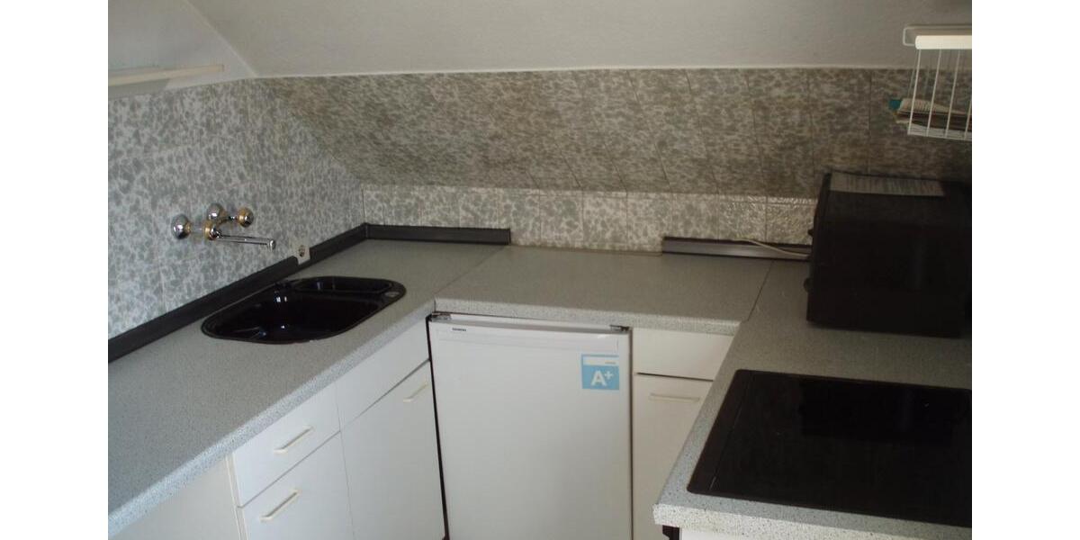 Dachgeschoßwohnung Wuppertal Gemarkung Vohwinkel - 1 Zimmer, 28 m&sup2;, 290&euro; | Angebot:26578601