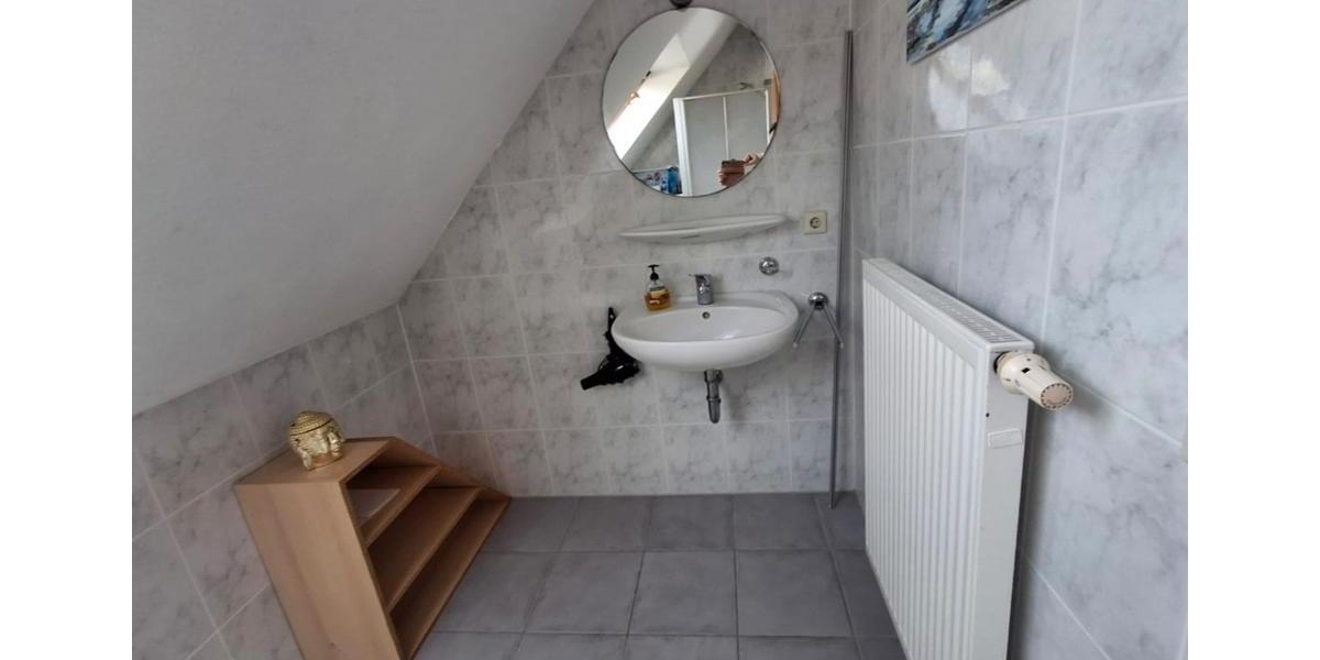 Dachgeschoßwohnung Ilbesheim bei Landau in der Pfalz - 1 Zimmer, 25 m&sup2;, 349&euro; | Angebot:25989172