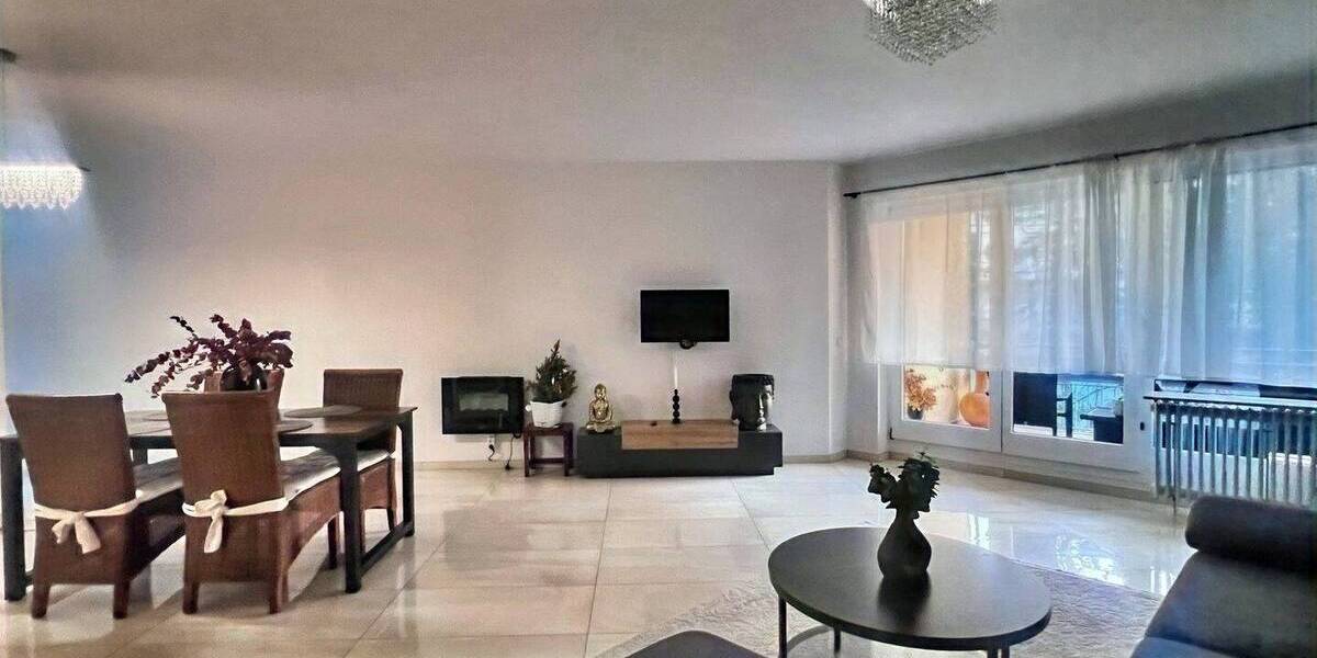Etagenwohnung Baden-Baden Innenstadt - 2 Zimmer, 75 m&sup2;, 900&euro; | Angebot:26826283