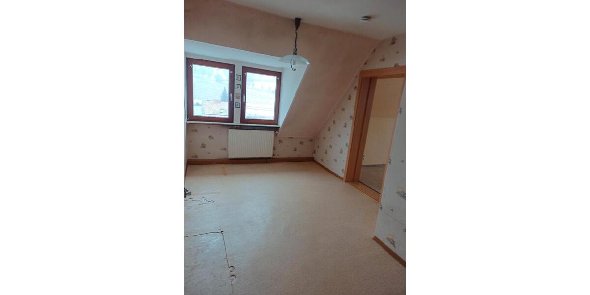 Dachgeschoßwohnung Kraftsdorf - 5 Zimmer, 138 m&sup2;, 950&euro; | Angebot:22184494