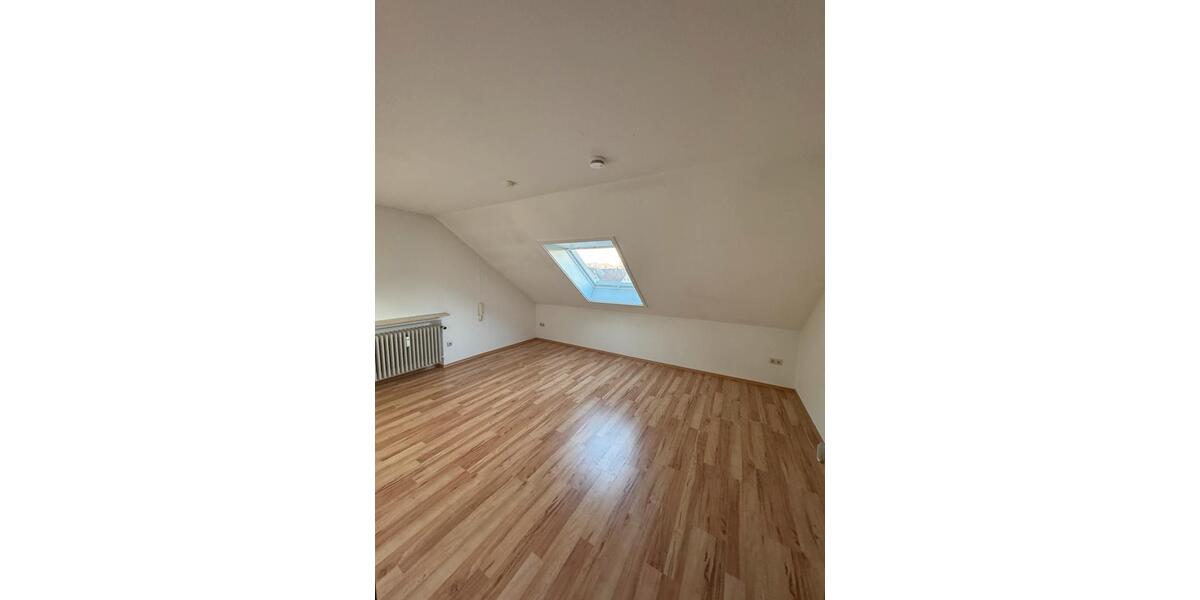 Dachgeschoßwohnung Peiting - 2.5 Zimmer, 70 m&sup2;, 665&euro; | Angebot:26424255
