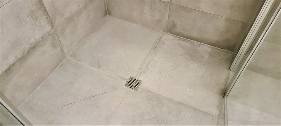 KEINE ANRUFE - nur schriftliche Anfragen - großzügige 1 Zimmer - Balkon - Tiefgarage - SB 3 Whg. 12 zimmer