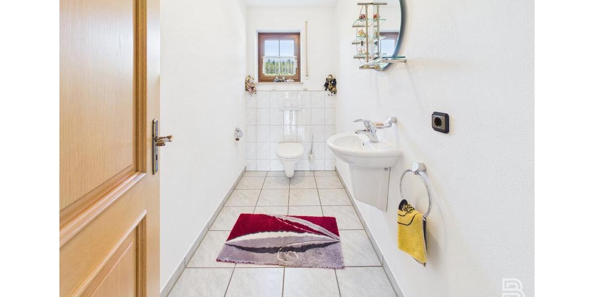 Erdgeschoßwohnung Kelheim - 3 Zimmer, 123 m&sup2;, 1.100&euro; | Angebot:26311579