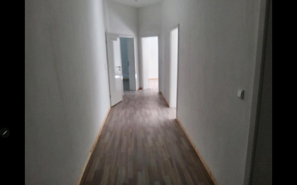4 Zimmer Wohnung zu Vermieten In Hannover Hainholz - 100 m2 4 zimmer