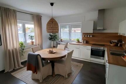 5-Zimmer-Wohnung mit Balkon & Einbauküche zimmer