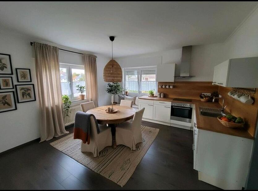 5-Zimmer-Wohnung mit Balkon & Einbauküche zimmer