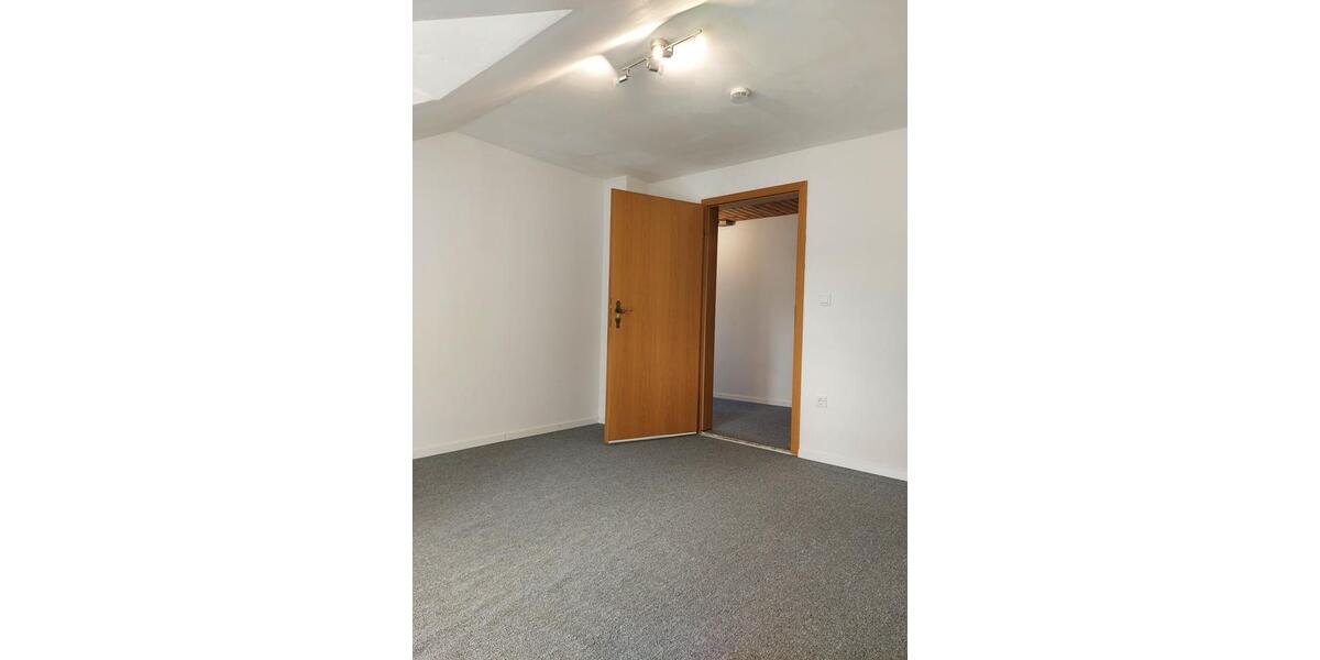 Dachgeschoßwohnung Landshut Landshut-West - 2 Zimmer, 53 m&sup2;, 636&euro; | Angebot:25823272