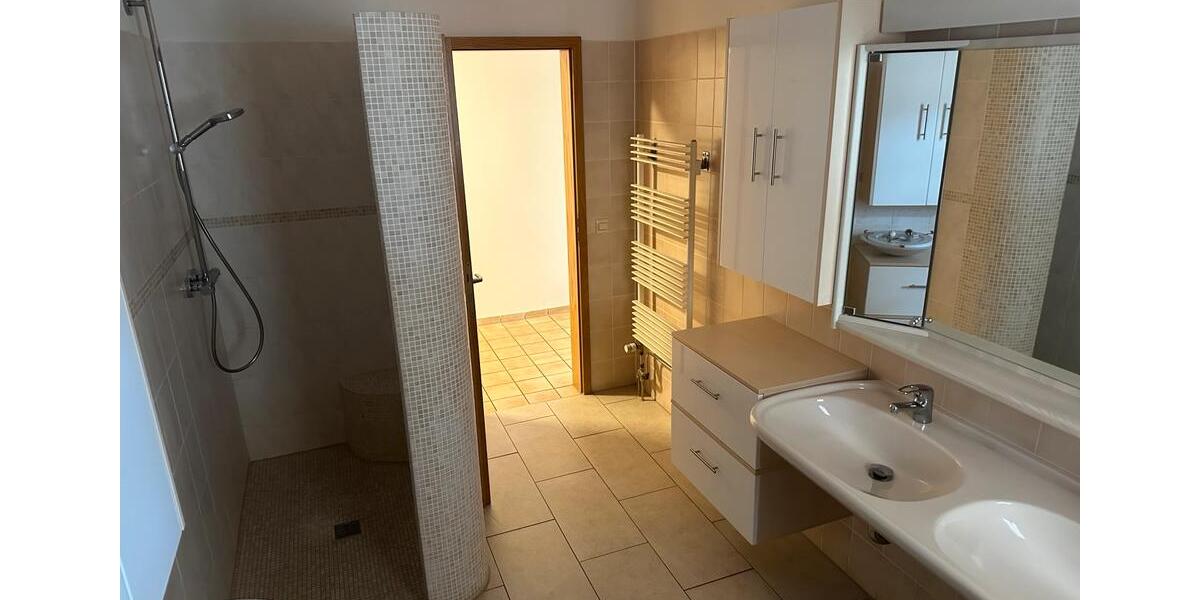 Hochparterre Weil am Rhein - 5 Zimmer, 120 m&sup2;, 500&euro; | Angebot:26681915